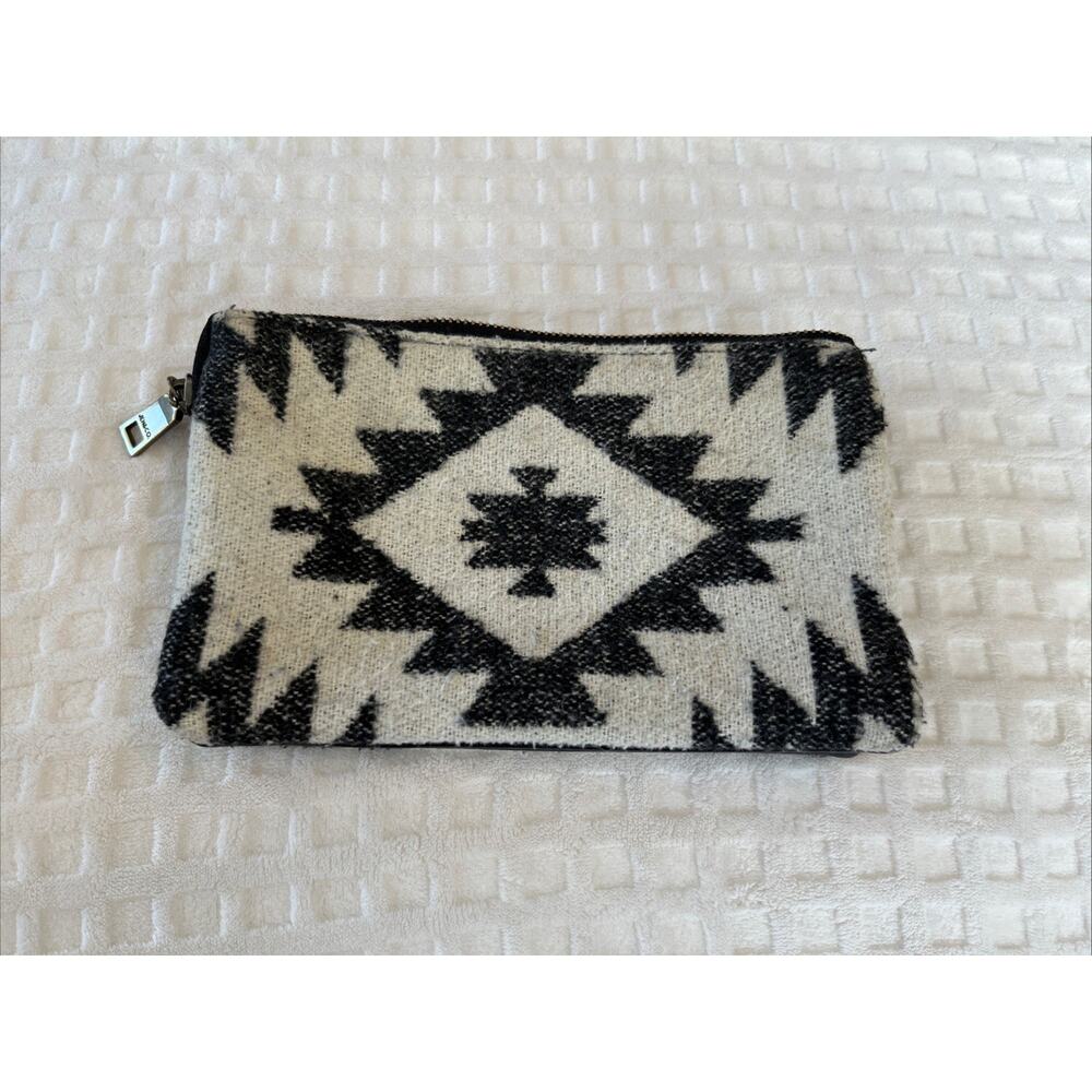 Jen and Co Purse Aztec Print Wool Flannel / Leather Wristlet Wallet Boho
